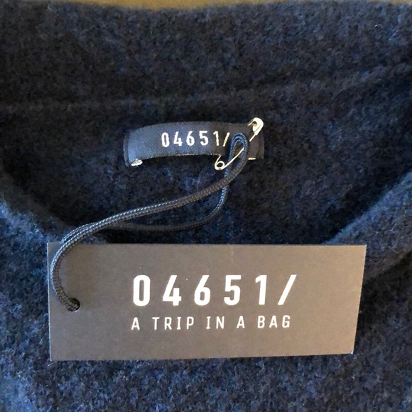 04651/ Men’s Intuit Navy Wool Sweater - Picture 6 of 7